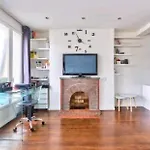 Panoramic View 2 Bedrooms Flat In Central Paris